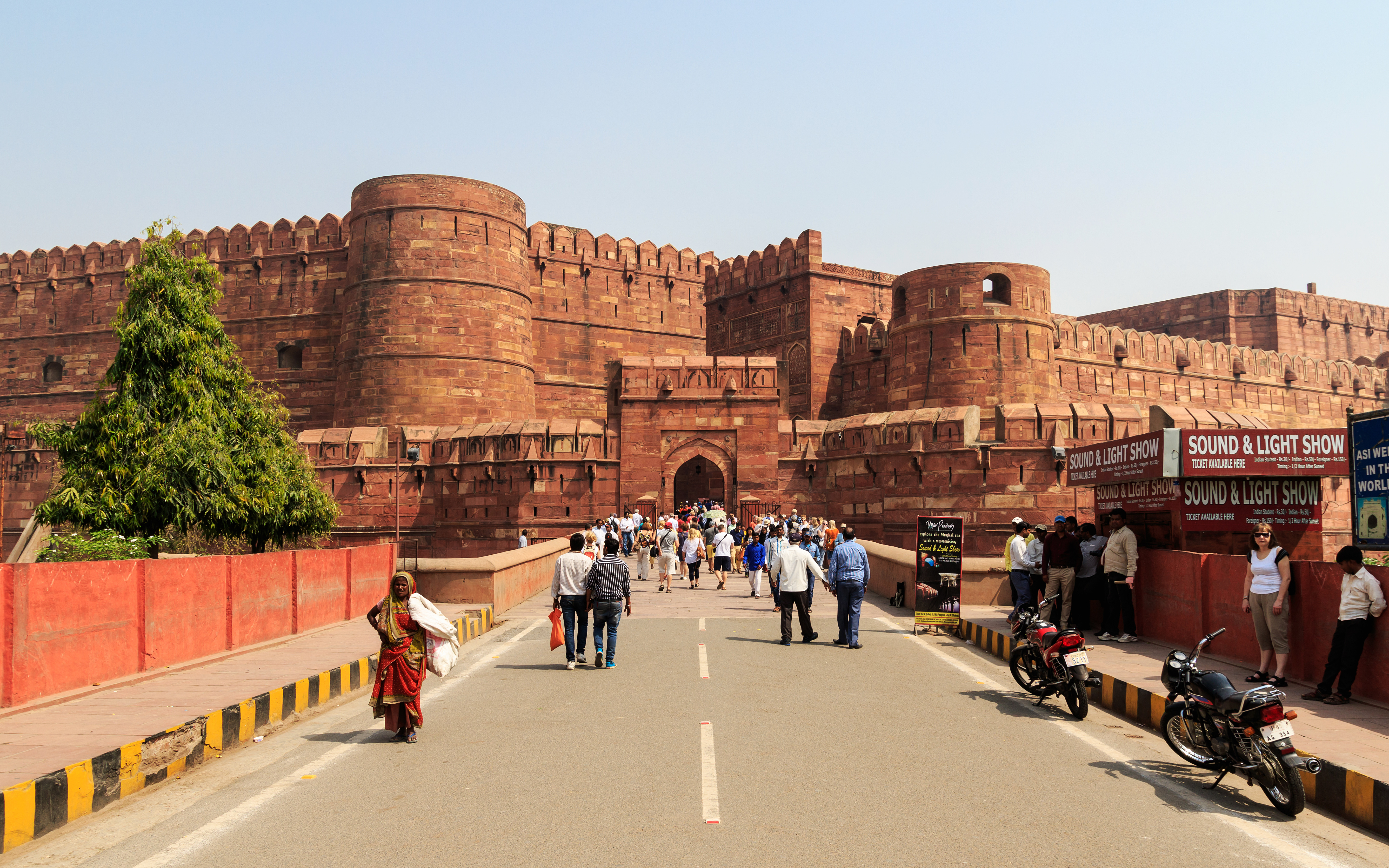Agra Fort seen from the Yamuna side
