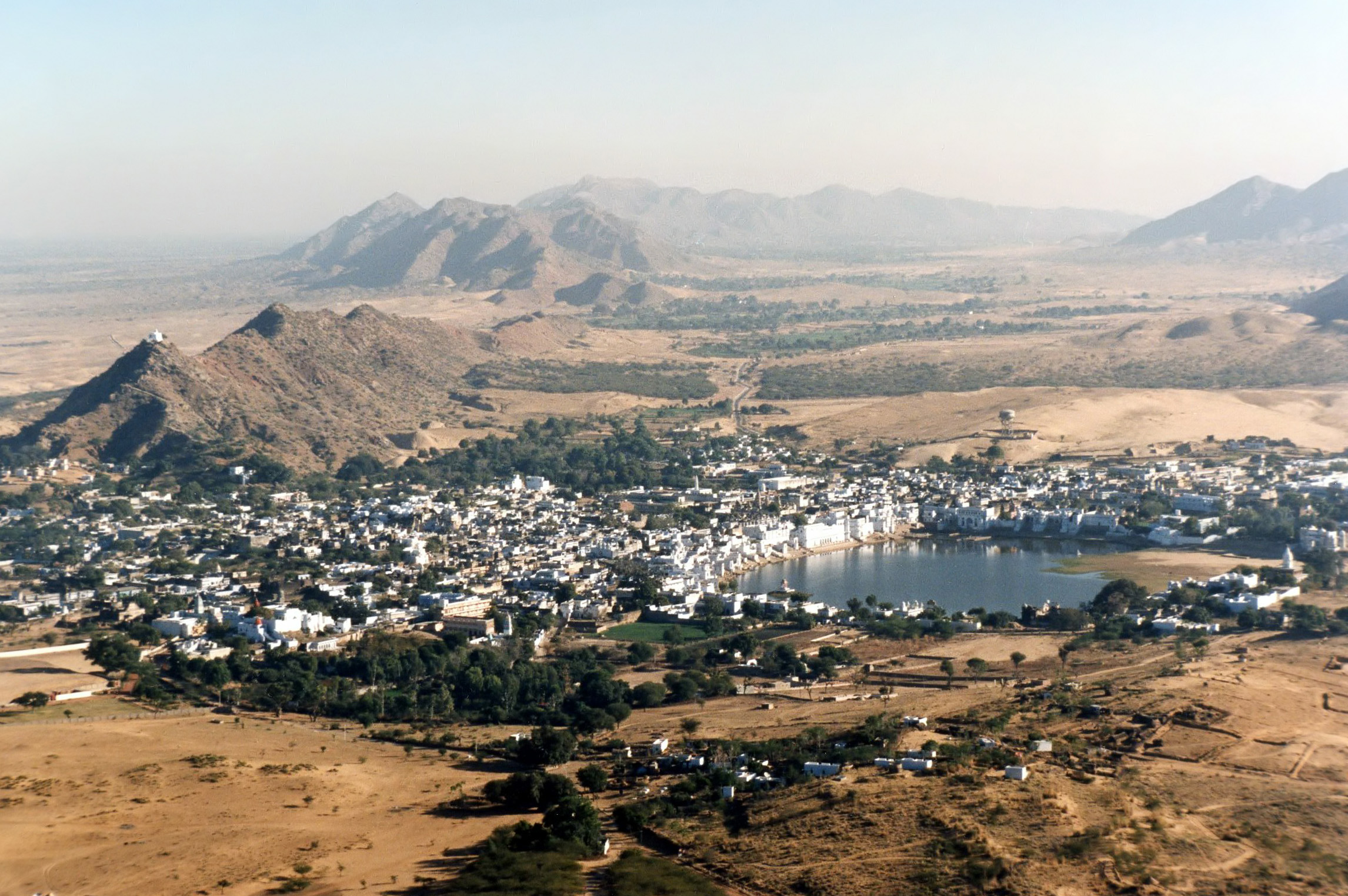 Ghats around Pushkar Lake